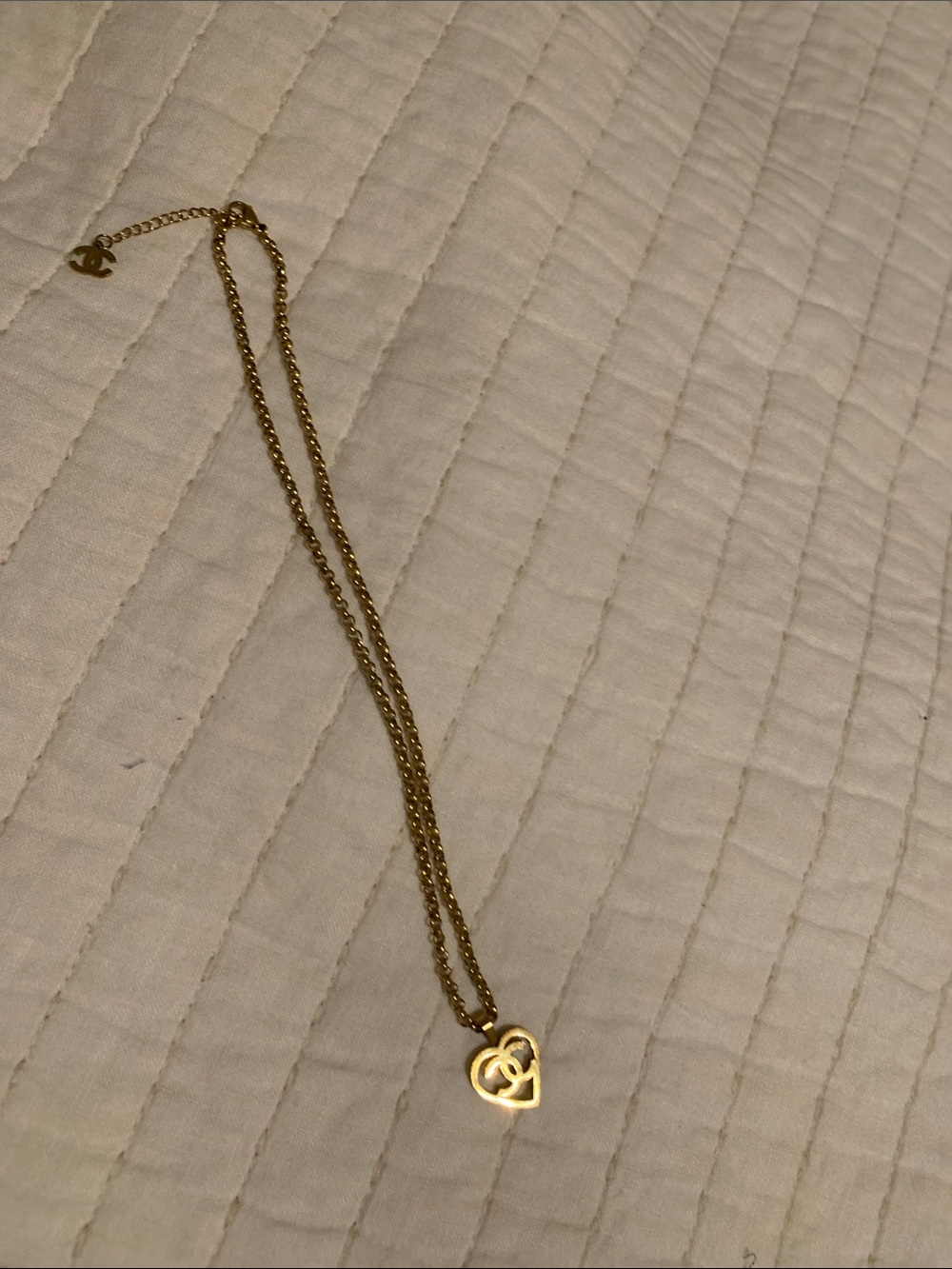 Heart shaped pendant necklace